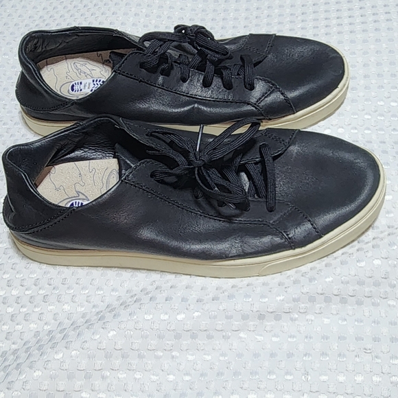 OLUKAI GUC MENS SIZE 8.5 BLACK LEATHER LACEUP CASUAL SNEAKERS SHOES - Picture 1 of 12